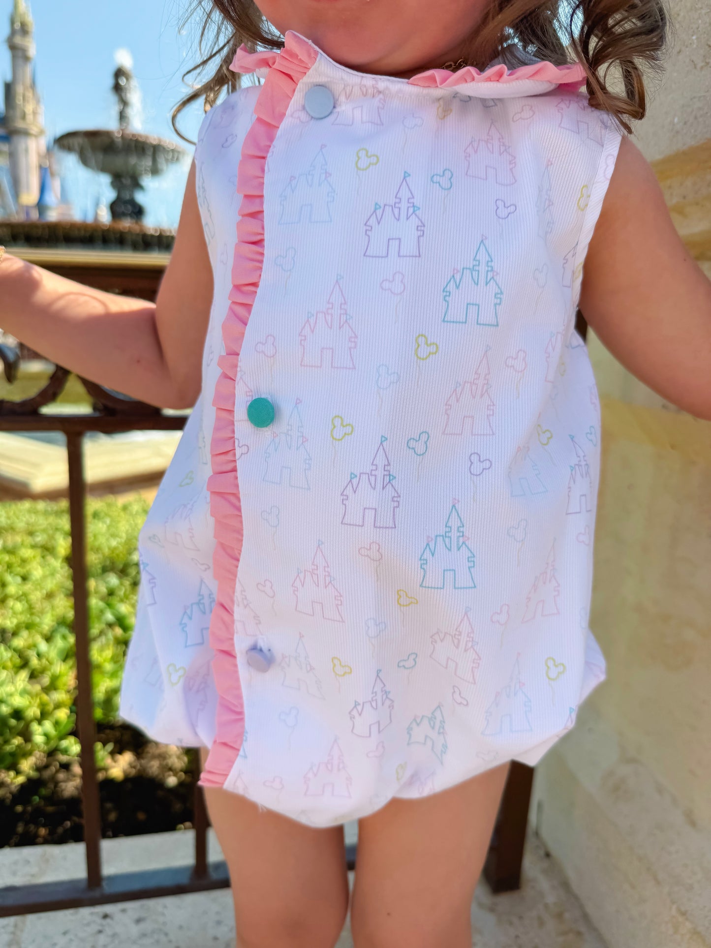 Scallop Ruffle Castle Bubble