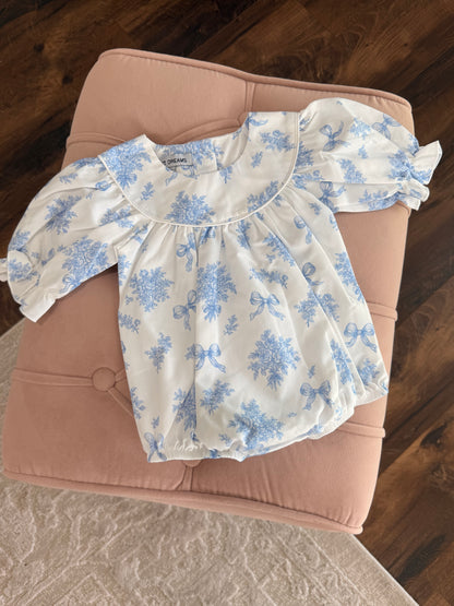 Blue Floral & Bows Toile Bubble